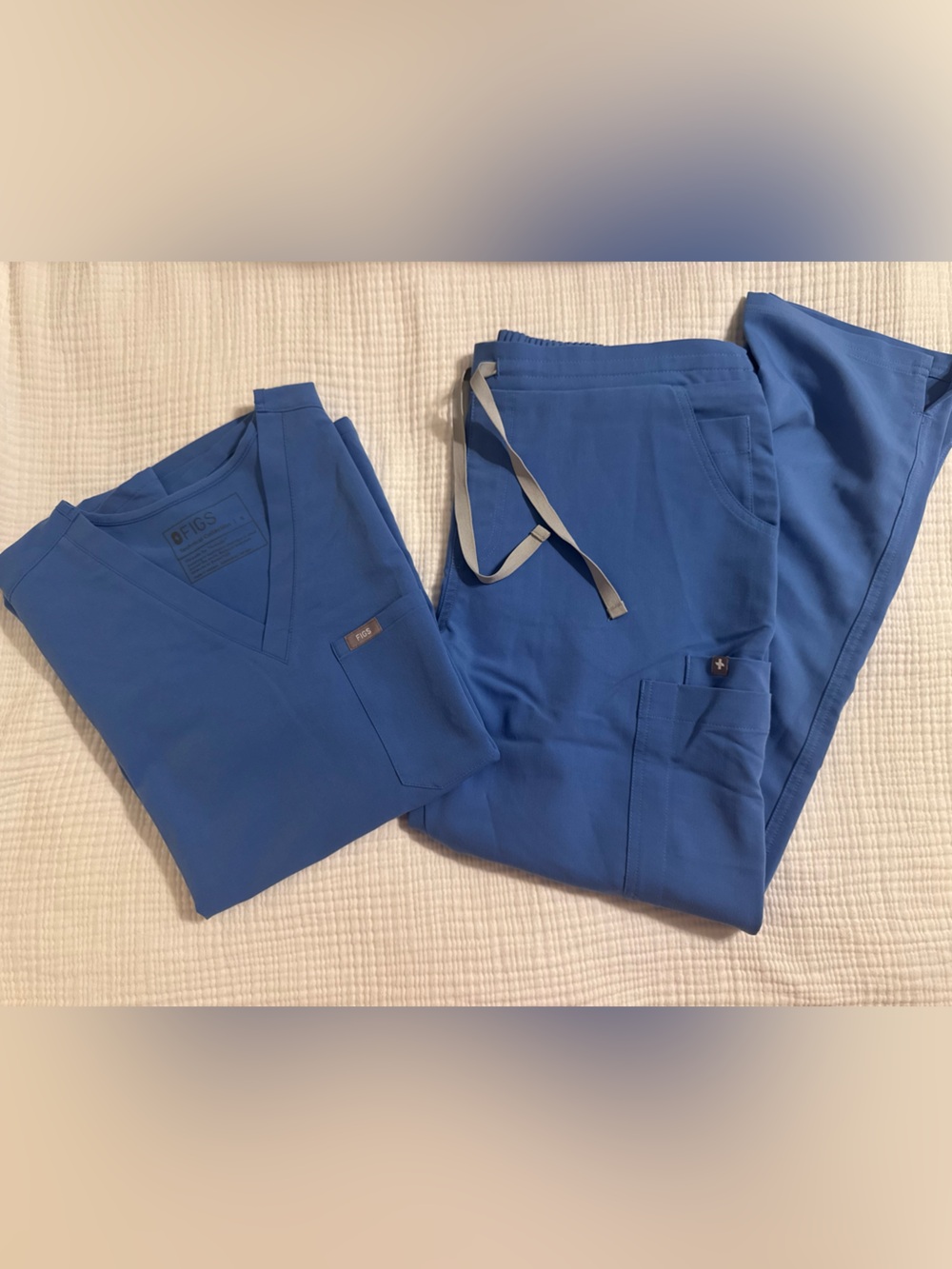 FIGS Catarina Scrub Top & Yola Skinny Scrub Pants in Ceil Blue  **NEVER WORN**